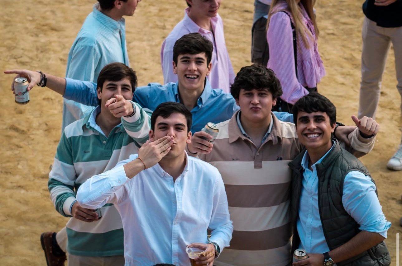 Capea universitaria - detalle 1